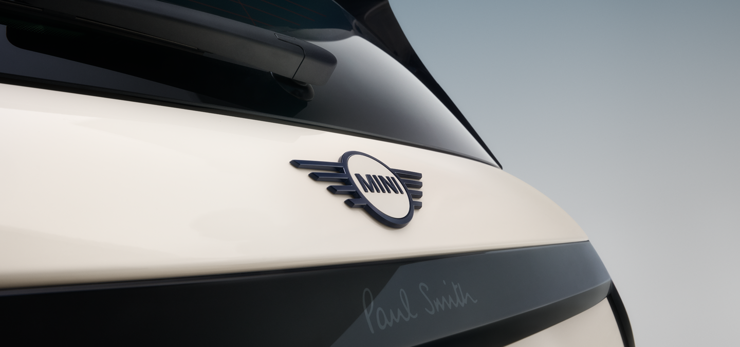 全電動MINI Cooper Paul Smith特仕版後翼飾徽。