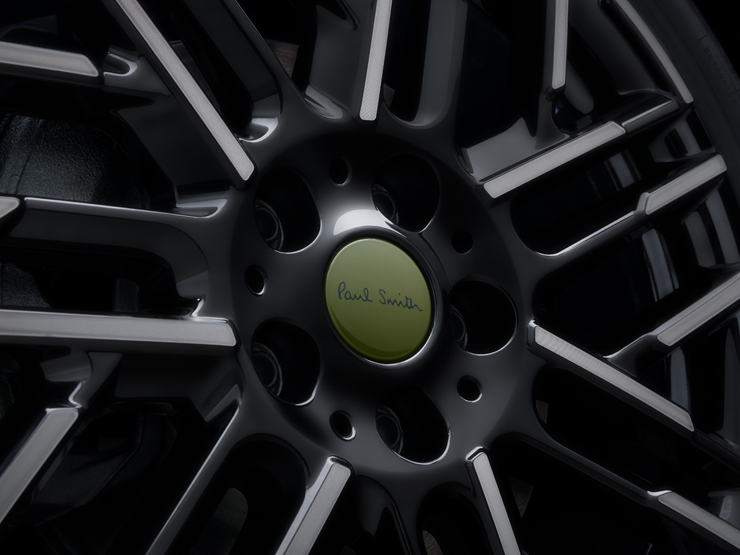全電動MINI Cooper Paul Smith特仕版輪圈。