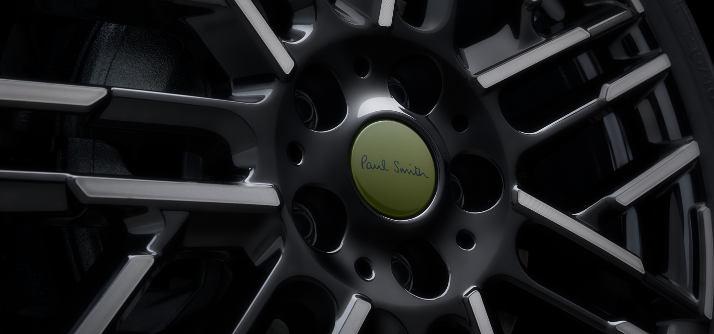 全電動MINI Cooper Paul Smith特仕版輪圈。