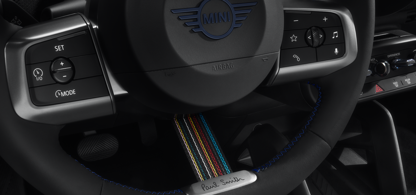MINI Paul Smith特仕版方向盤。