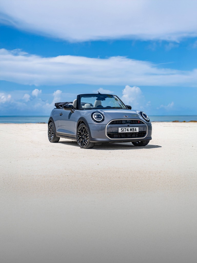 THE NEW MINI COOPER CABRIO.