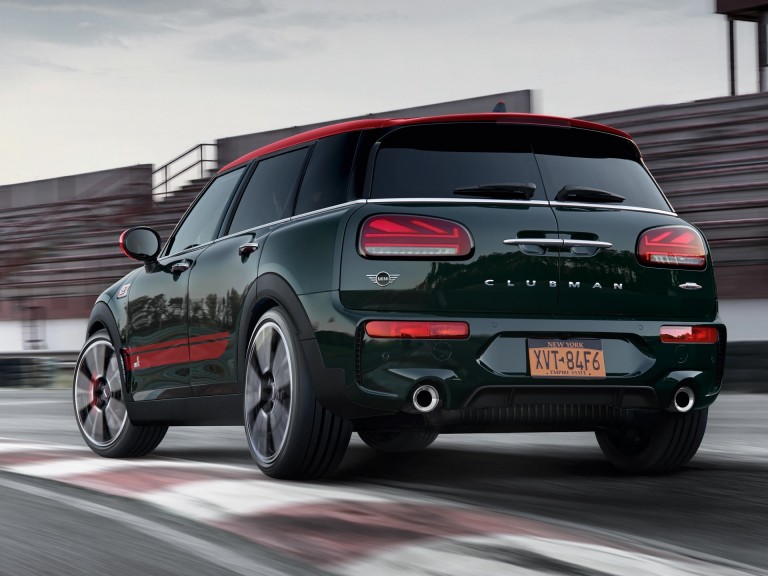 MINI John Cooper Works Clubman – green and red – rear view