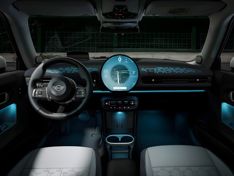 MINI Connected – MINI cockpit – voice recognition  